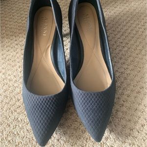 Alfani step flex 6.5 navy blue low heal.